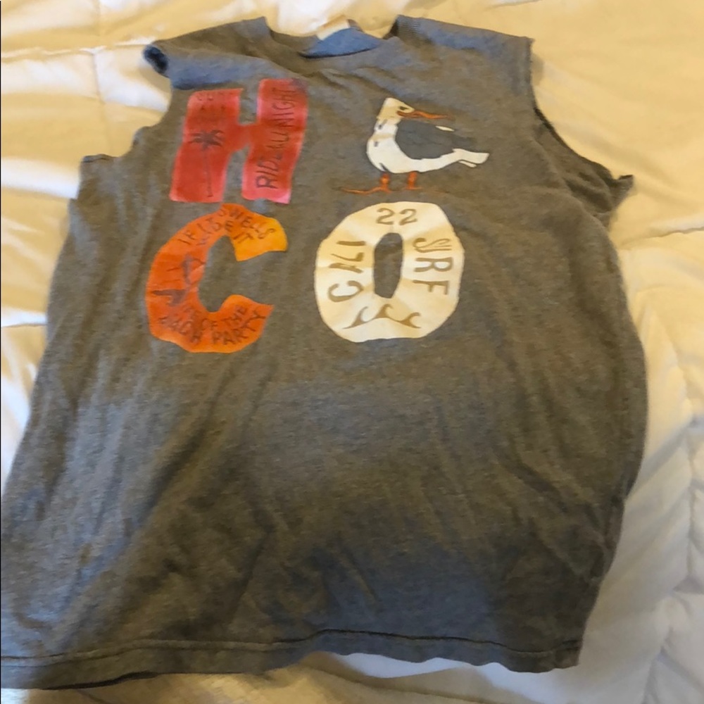 Hollister Surfer cut out sleeves